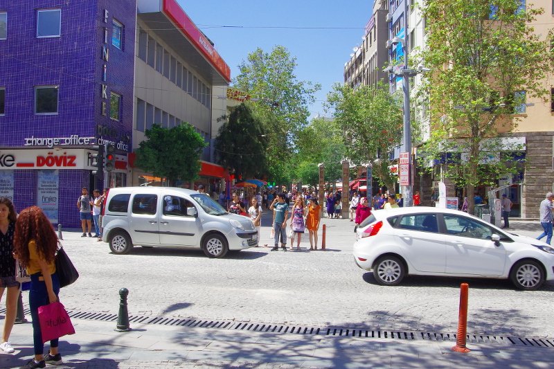 Antalya. Tu życie toczy się normalnie.