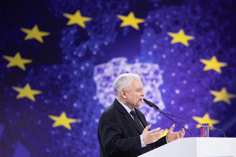 Agencja Reuters podsumowała nowe obietnice PiS na 10 mld dol.