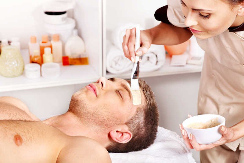 Męska pielęgnacja w salonach spa nadal bywa tematem tabu