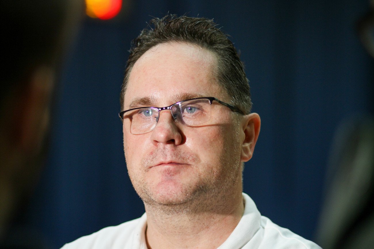 Oskarżenia pod adresem koszykarskiego trenera Romana Skrzecza są coraz bardziej poważne.