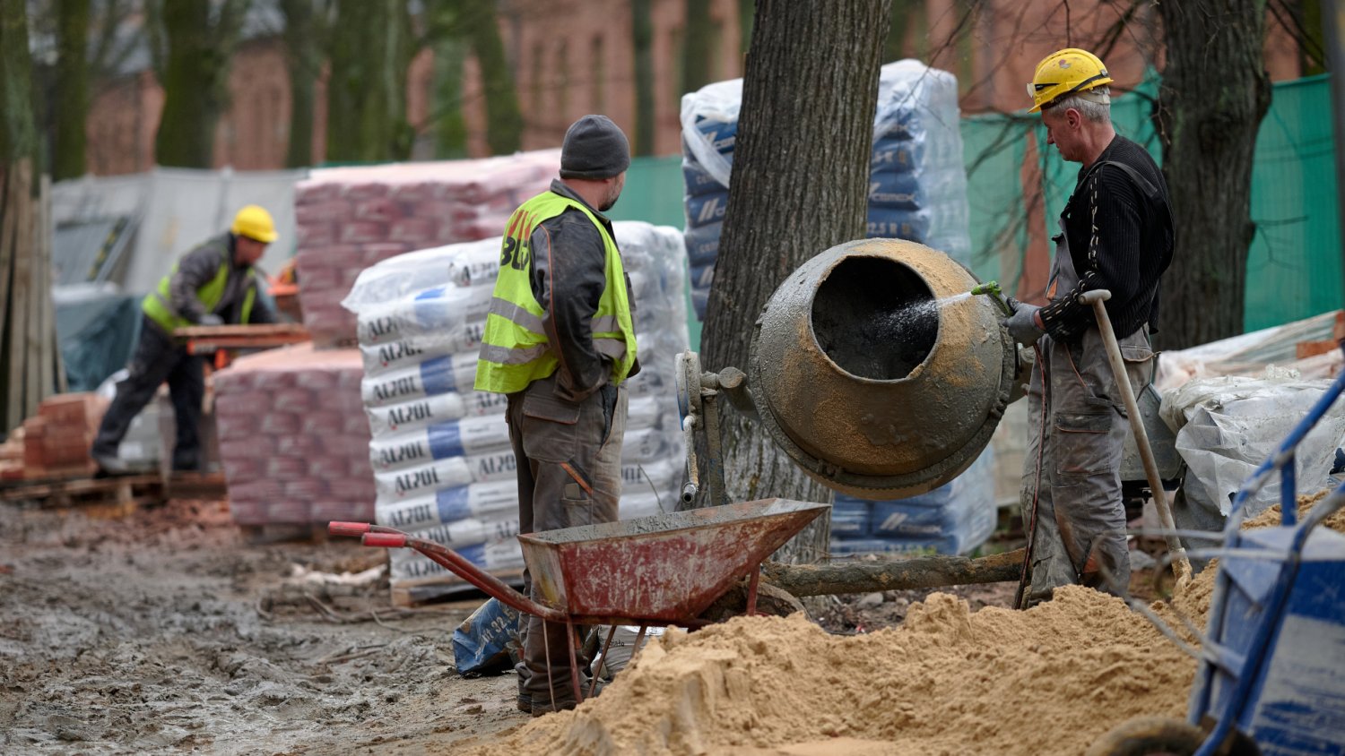 Bezrobocie w Polsce robi się problemem. Na jedno miejsce aż 30 chętnych