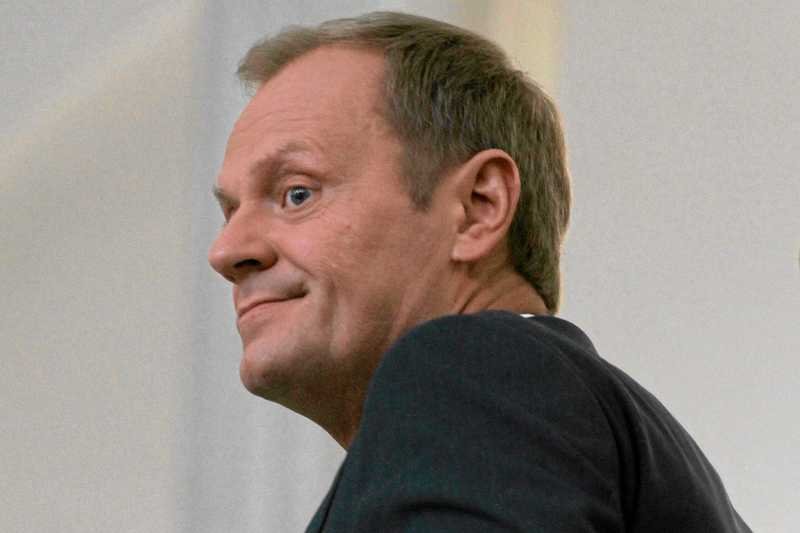 Premier Donald Tusk mimo afer nie traci poparcia?