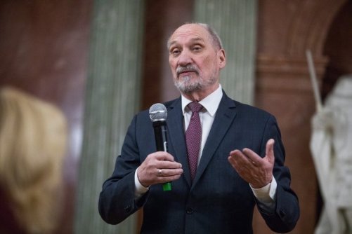Antoni Macierewicz zapowiada nowe fakty ws. katastrofy smoleńskiej.