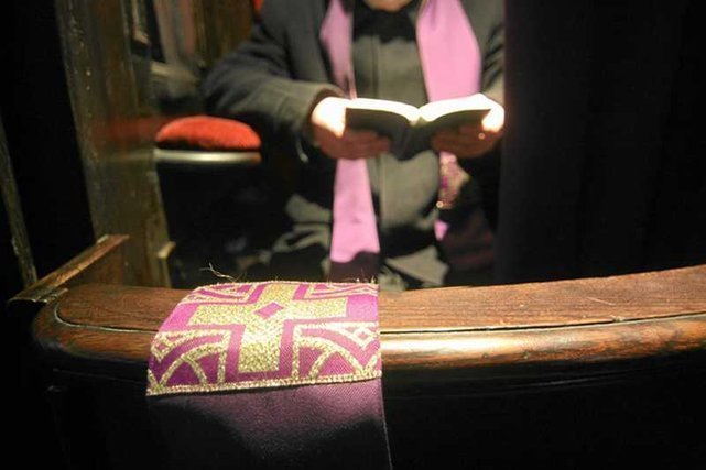 Rządowa komisja ds. pedofilii zajmie się sprawą księdza, który miał dopuszczać się molestowania dzieci.