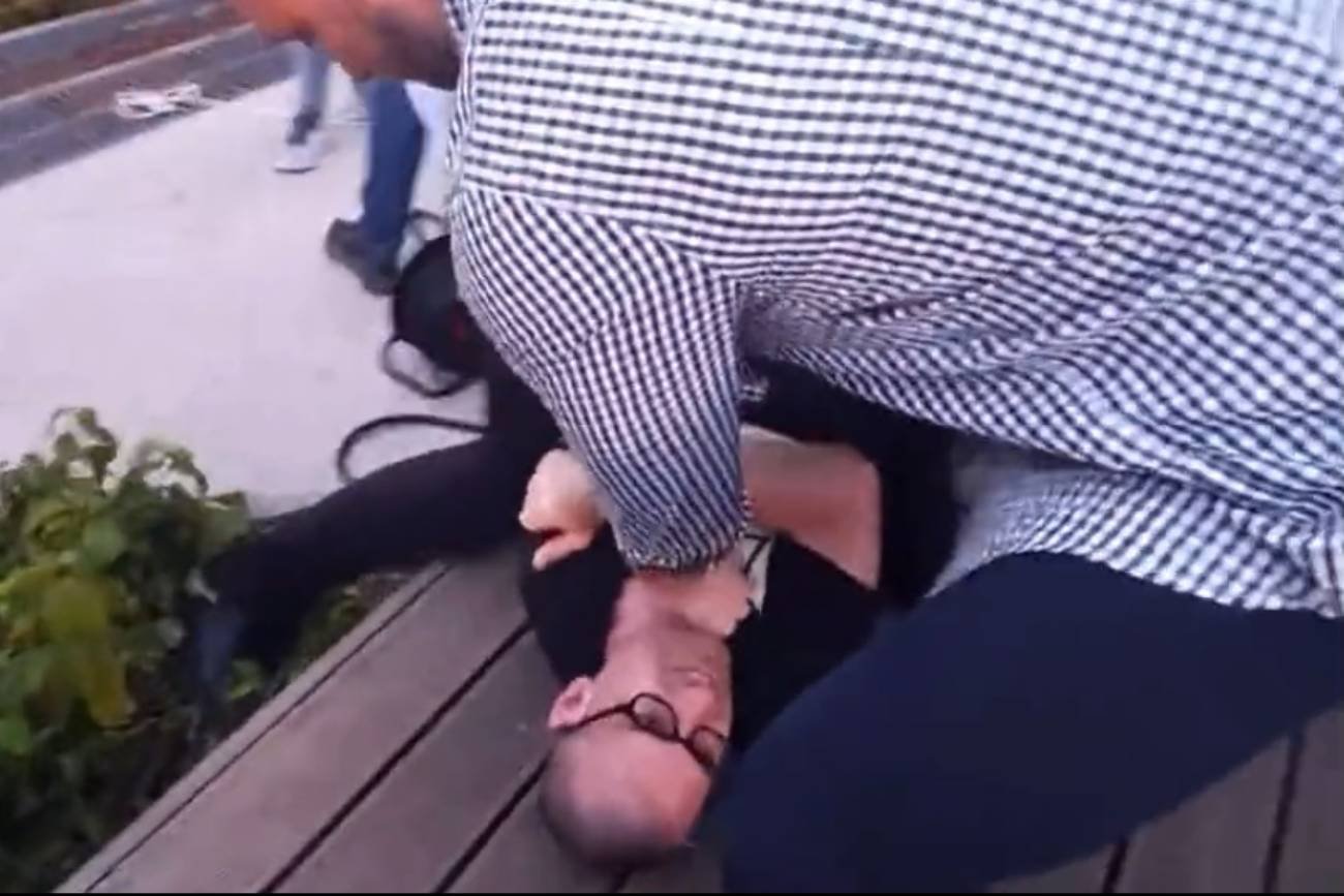 Nagrano brutalne zatrzymanie przez SOP. Wyszedł z banerem na wiecu premiera