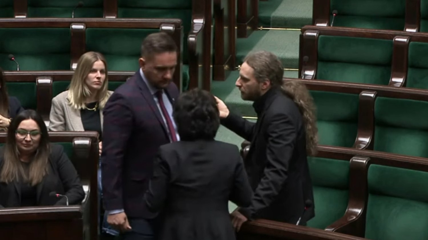 Awantura w Sejmie w trakcie debaty o aborcji. Musiała interweniować marszałek Witek.