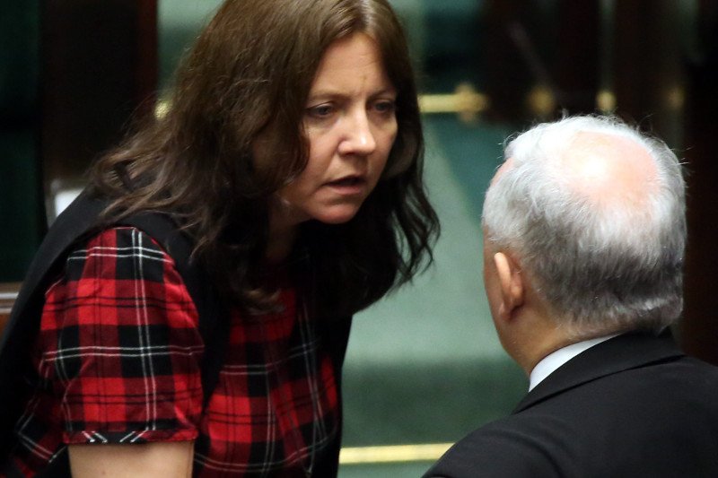 Posłanka Joanna Lichocka pochwaliła się patriotycznym serem na Twitterze. Niestety nie sprawdziła wszystkich informacji.