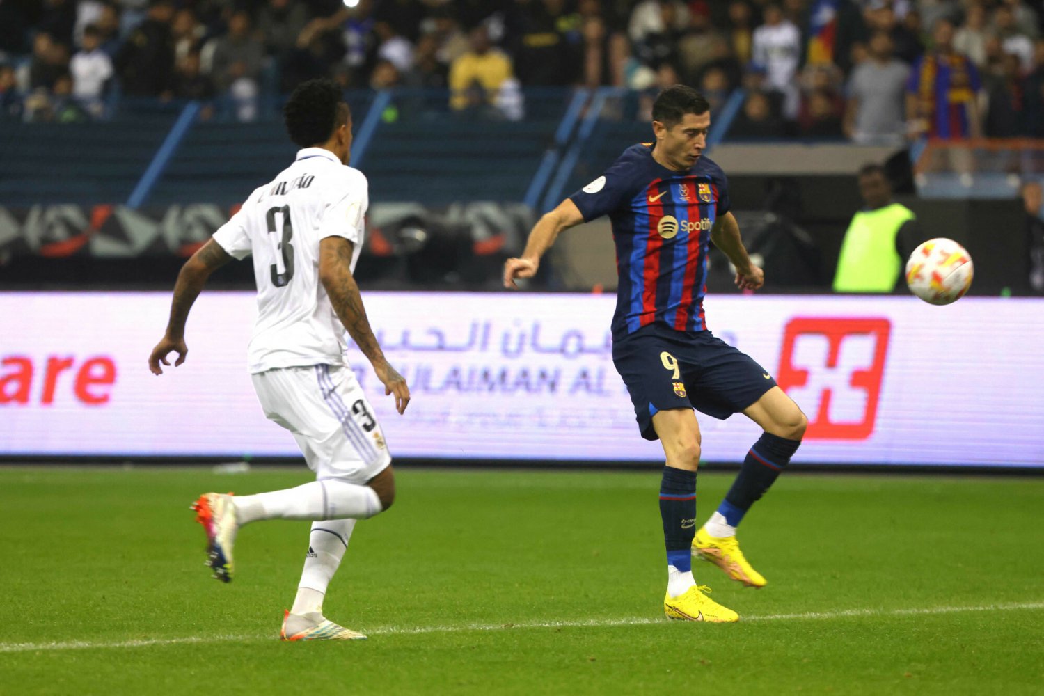 Lewandowski wreszcie dopiął swego! Świetna gra i arcyważna bramka z Realem Madryt