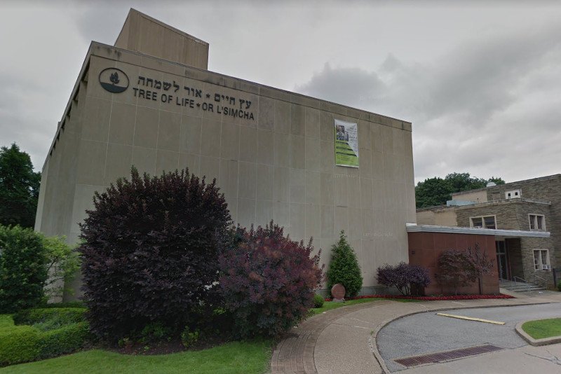 Pod synagogą Kongregacji Drzewo Życia w Pittsburgu doszło w sobotę do strzelaniny. Zginęło 10 osób.