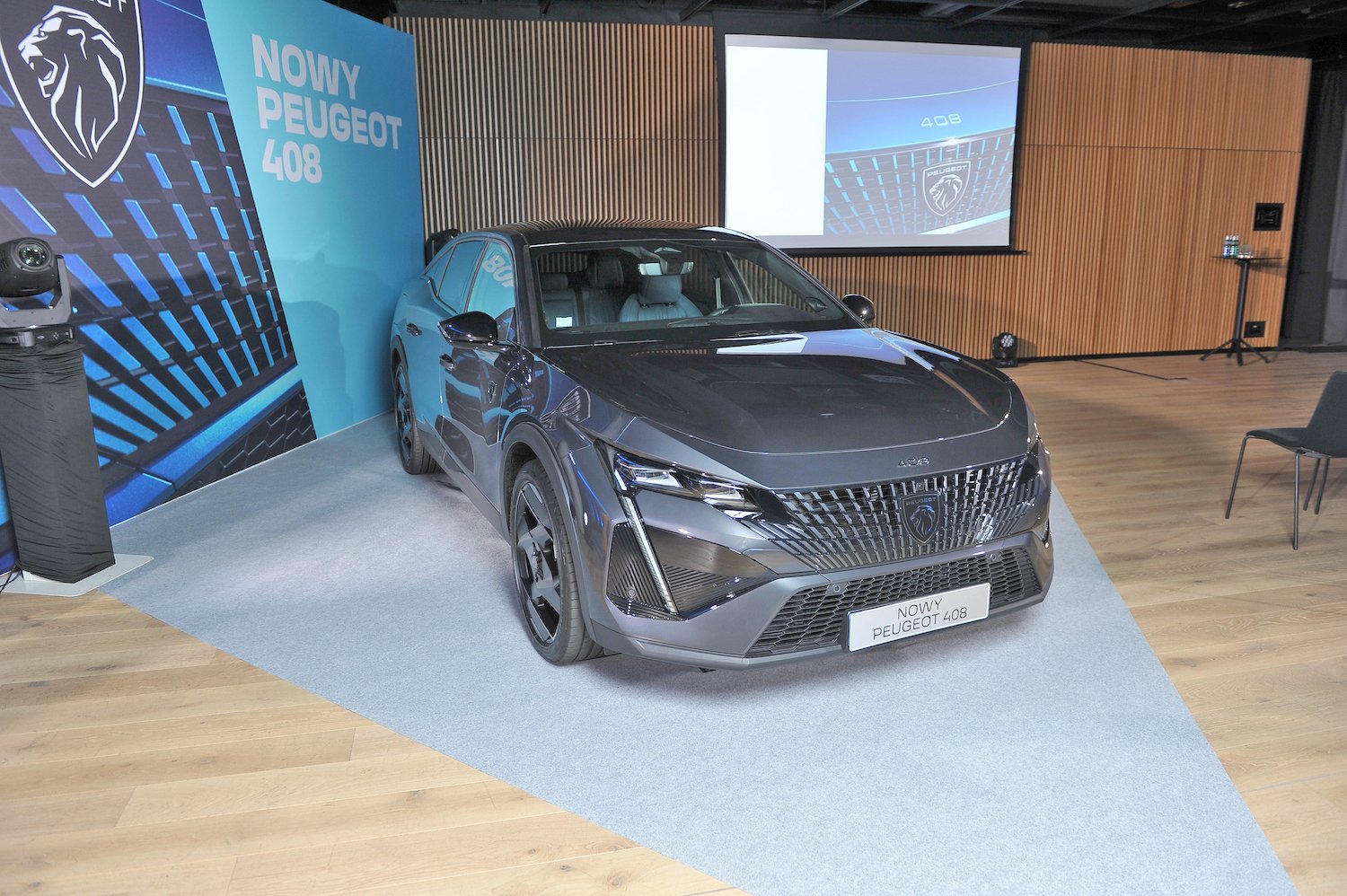 Nowy Peugeot 408 wypełnia lukę w gamie francuskiego producenta. Jest już cennik i wersje silnikowe.