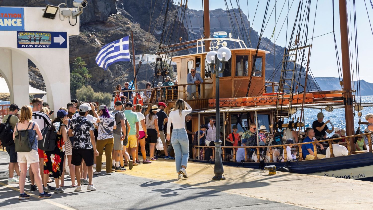 Nowe ograniczenia dla turystów Santorini. Są obawy o wybuch wulkanu