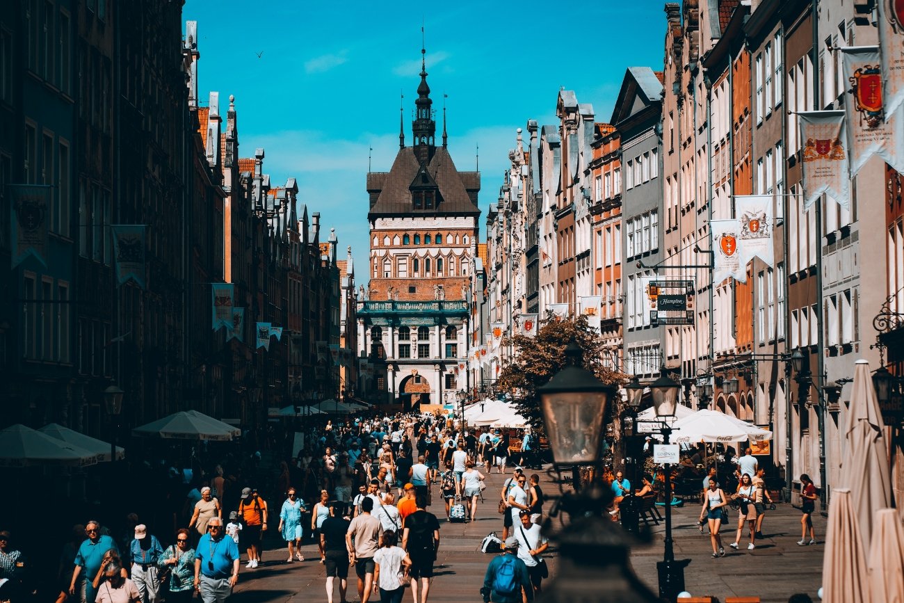 Gdańsk to jedno z tłumnie odwiedzanych przez zagranicznych turystów miast w Polsce.