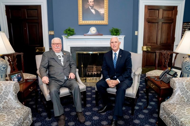 Lech Wałęsa spotkał się w USA z wiceprezydentem Mike'em Pencem.