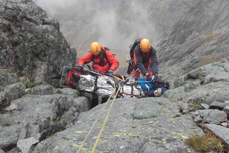 Niebezpieczny wypadek Polaka w słowackich Tatrach. Tak wyglądała akcja ratunkowa.