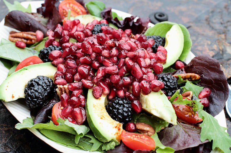 Awokado i zielone warzywa zapewniają długie i zdrowe życie.