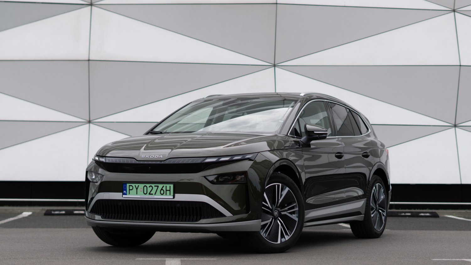 Nowa Skoda Enyaq 85 – test zasięgu. Oto zużycie, jazda w mieście i w trasie