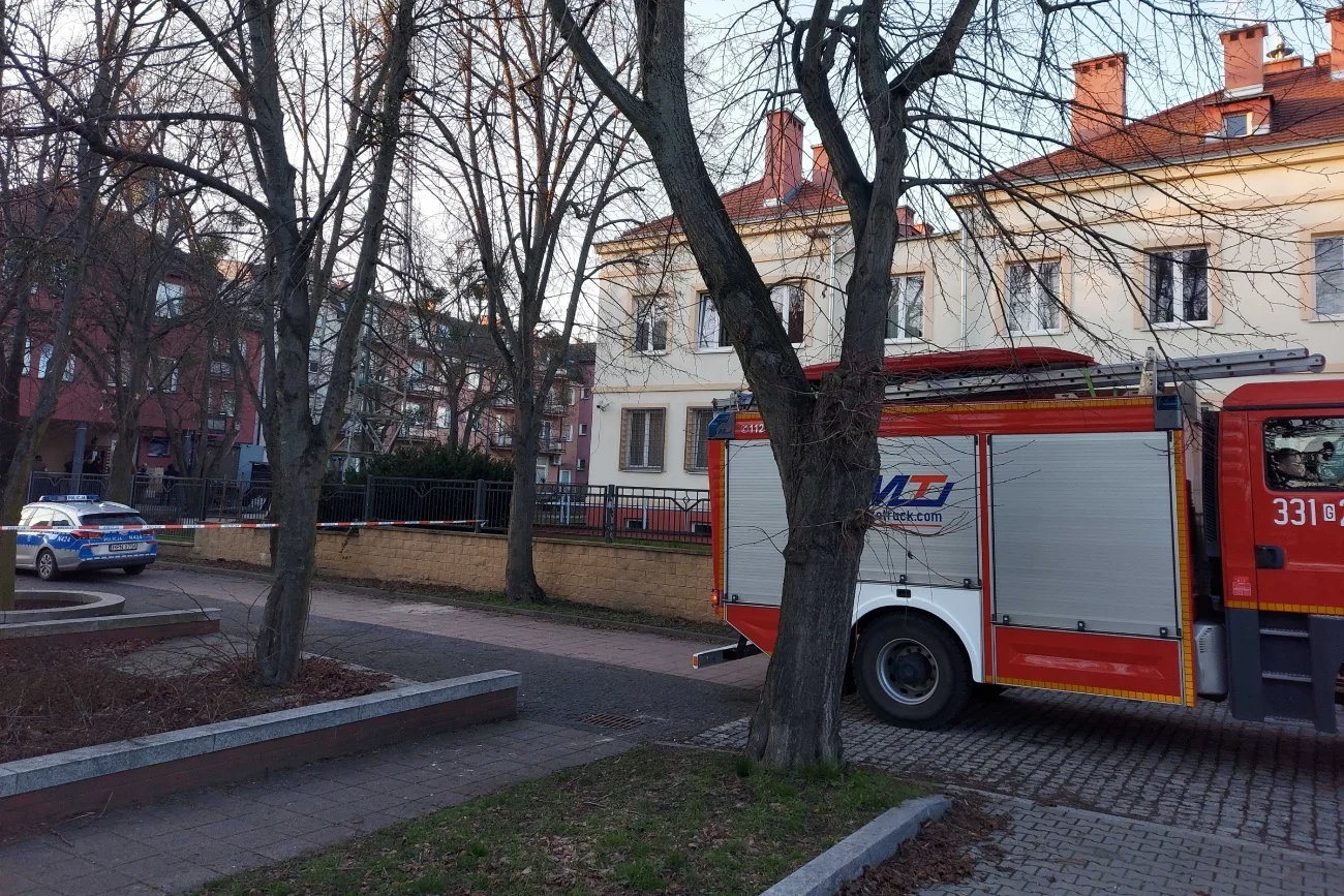 Co się dzieje pod KPP w Pruszczu Gdańskim? Policja odmawia szczegółów Co się dzieje pod KPP w Pruszczu Gdańskim? Policja odmawia szczegółów