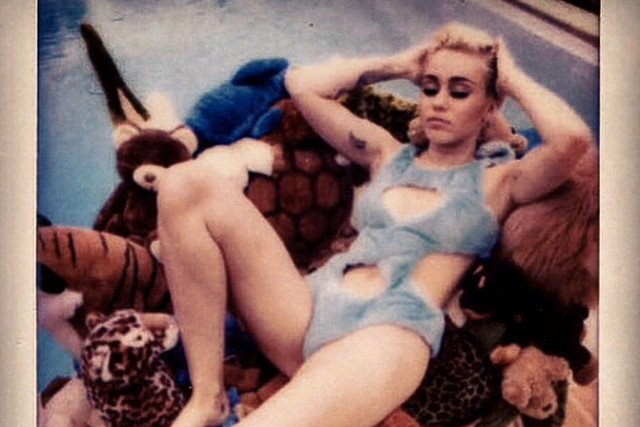 Współczesna pin-up girl, Miley Cyrus