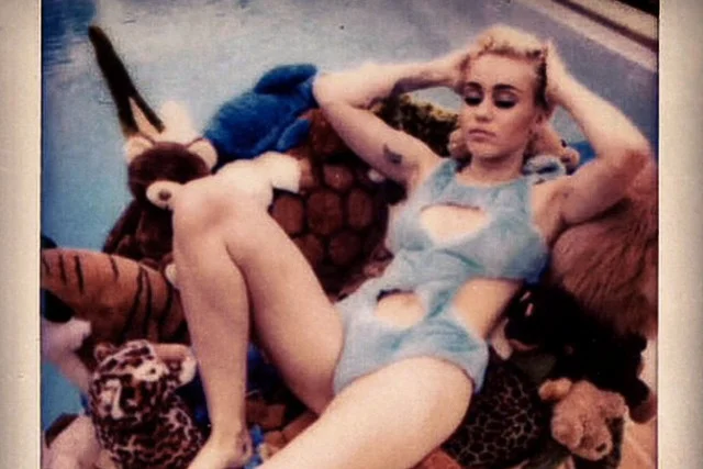 Współczesna pin-up girl, Miley Cyrus