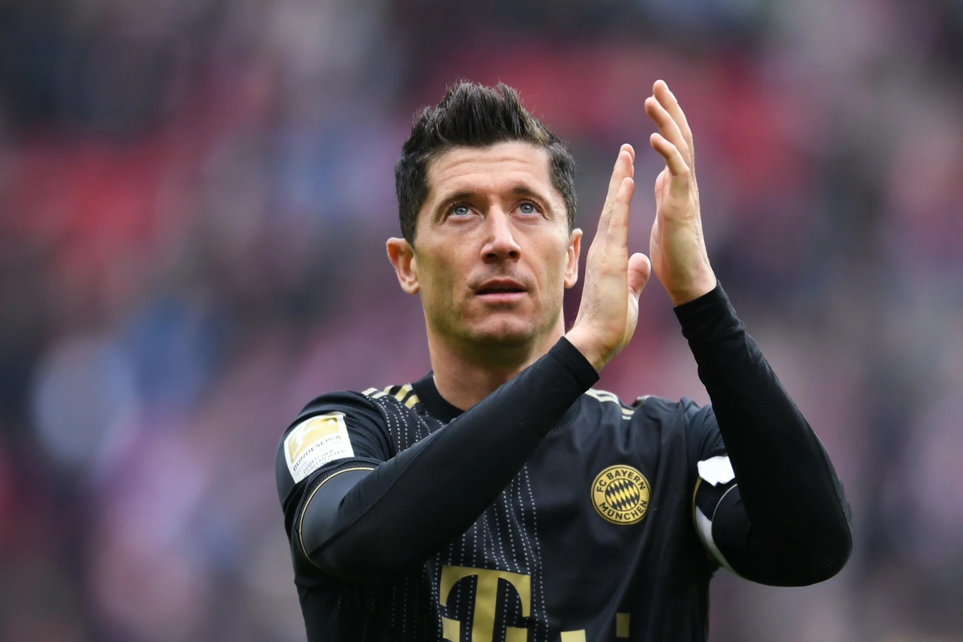 Robert Lewandowski latem 2022 roku może opuścić Bayern Monachium. Czy Polak przeniesie się do Barcelony?