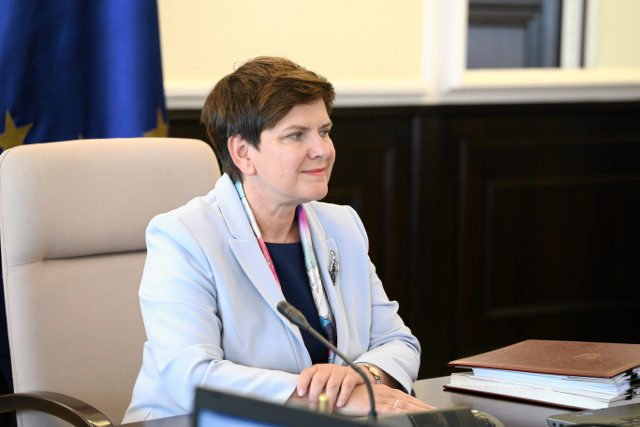 Rząd Beaty Szydło w rekordowym tempie zadłuża Polskę.