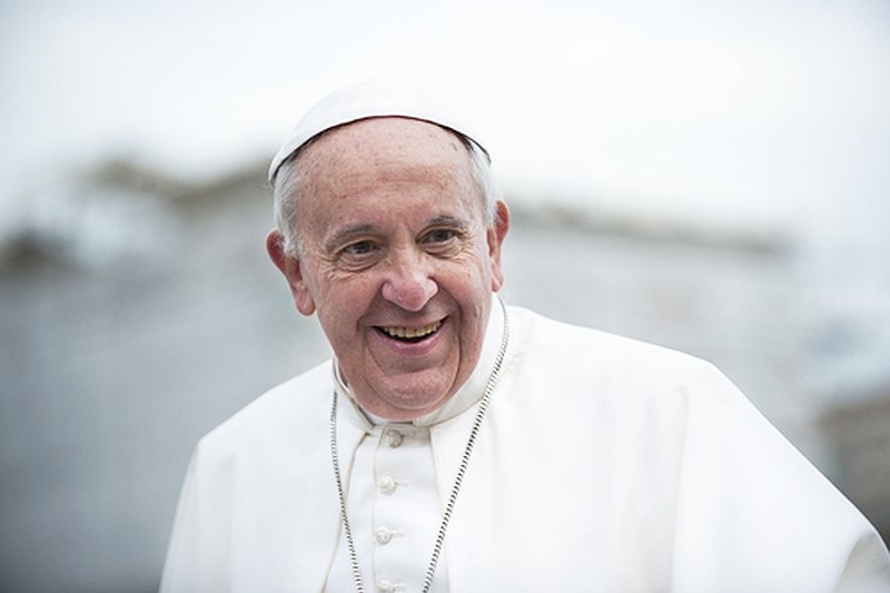 Papież Franciszek ostrzega kardynałów przed uleganiem intrygom i plotkom.