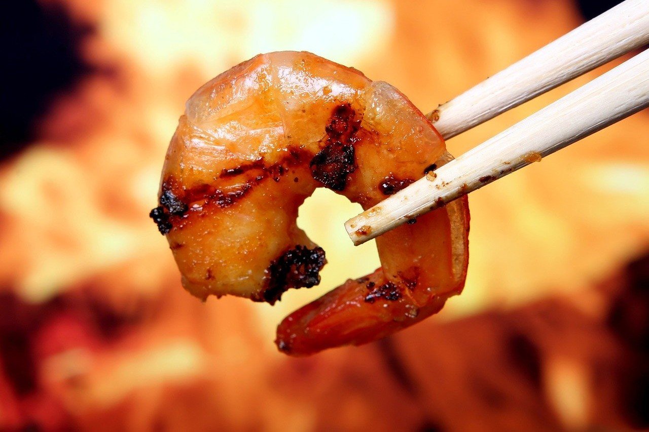 Koronawirusa znaleziono w Chinach w opakowaniu owoców morza, które pochodziły z importu.