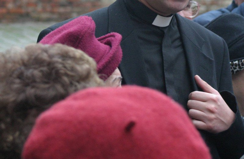 Ksiądz Daniel Herbowski był oskarżony o nakłanianie do aborcji. Prokuratura uznała, że "został pomówiony o większość zarzucanych mu czynów".