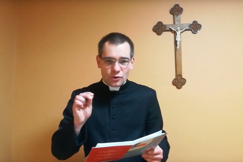 Ks. Tomasz Brussy z Poznania "znalazł rozwiązanie" problemu pedofilii w Kościele. Uznał, że winne wszystkiemu jest "homoseksualne lobby".