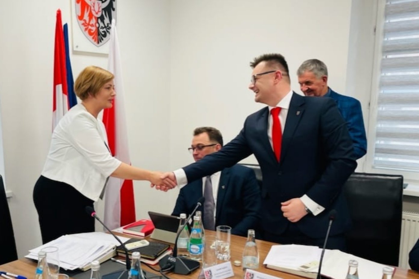 Radni PiS odsunięci od władzy w powiecie karkonoskim. Ich miejsce zajmuje PO