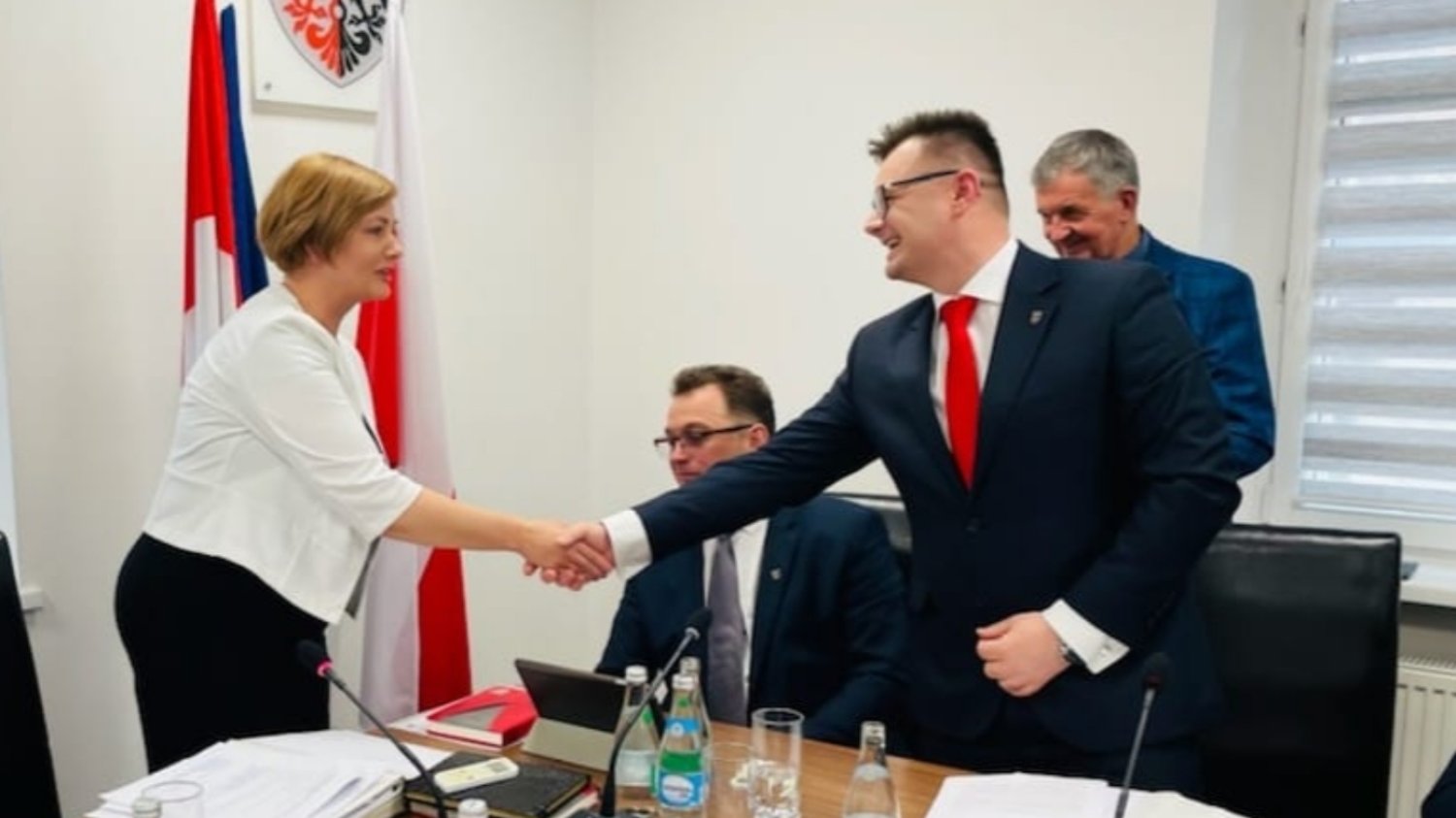 Radni PiS odsunięci od władzy w powiecie karkonoskim. Ich miejsce zajmuje PO