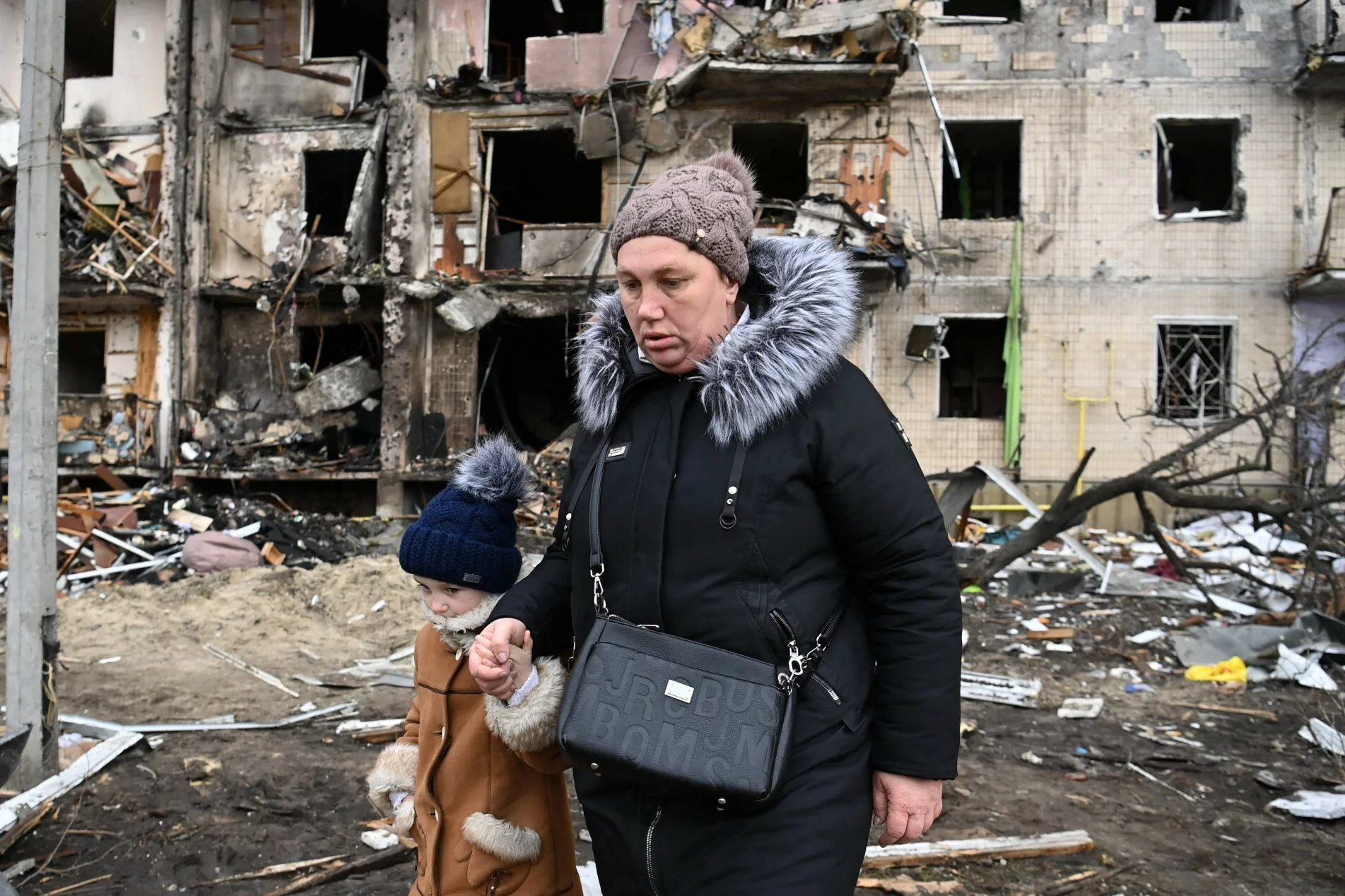 Rosjanie atakują cywilów.