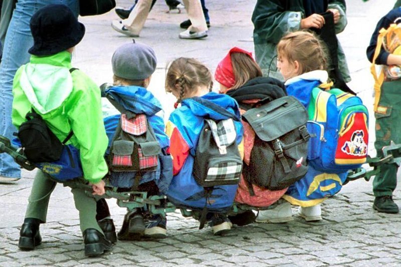 Trudno odmówić dziecku wyjazdu na wycieczkę szkolną, chociaż ceny i pomysły rodziców, co do wyjazdu, mogą zaskoczyć.