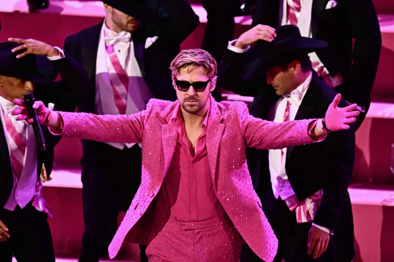 Ryan Gosling podbił serca widzów 96. ceremonii wręczenia Oscarów. Zaśpiewał "I'm Just Ken" z filmu "Barbie". Ryan Gosling podbił serca widzów 96. ceremonii wręczenia Oscarów. Zaśpiewał "I'm Just Ken" z filmu "Barbie".
