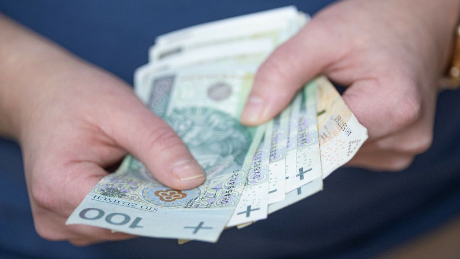 Już niedługo nastąpi waloryzacja tego świadczenia. Można dostać 2520 zł miesięcznie. Od marca waloryzacja dodatku do renty socjalnej. Kwota to 2520 zł miesięcznie.