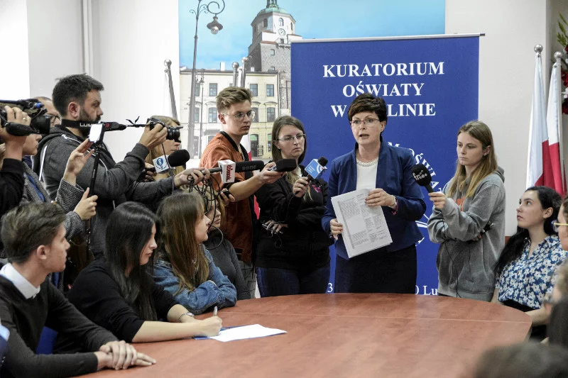 Lublin: uczniowie zaprotestowali przeciw chaosowi w rekrutacji do szkół. Zostali przyjęci przez kurator oświaty.