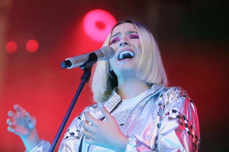 Na tegorocznym Krajowym Festiwalu Piosenki w Opolu wystąpi m.in. piosenkarka Natalia Nykiel.