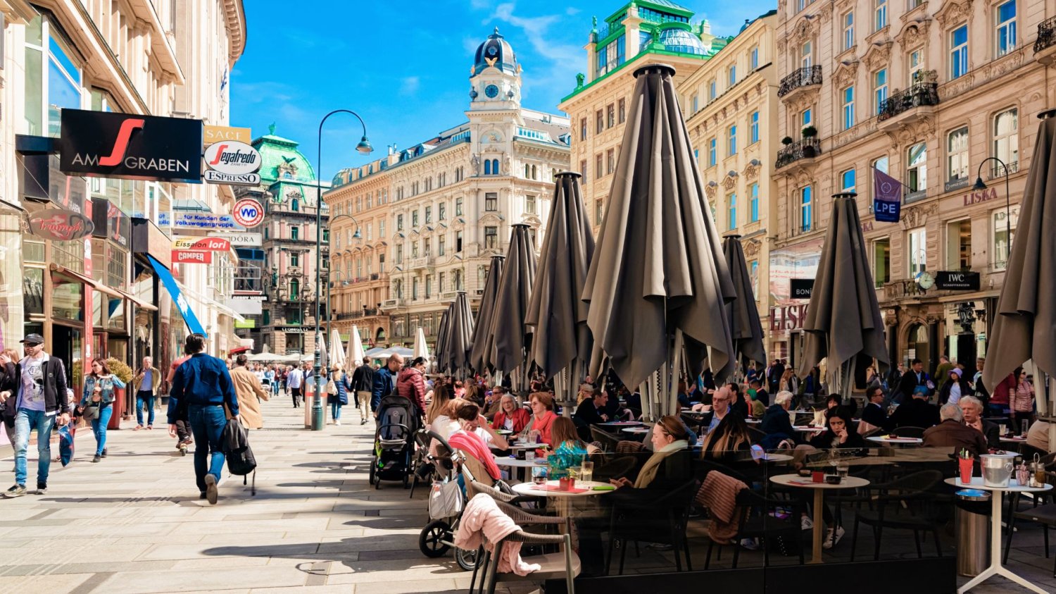 Szok w Austrii: Nawet 11 euro za pusty talerz w restauracji Turyści w Austrii: Zapłacicie do 50 zł za dodatkowe nakrycie.