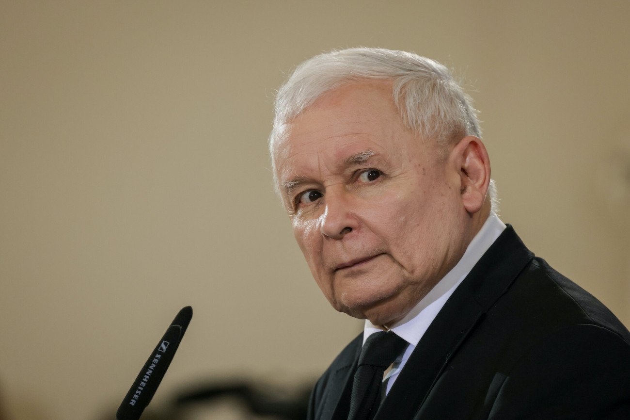 Jarosław Kaczyński tym razem nie mówił o "totalnej opozycji", tylko o "totalnych mediach".