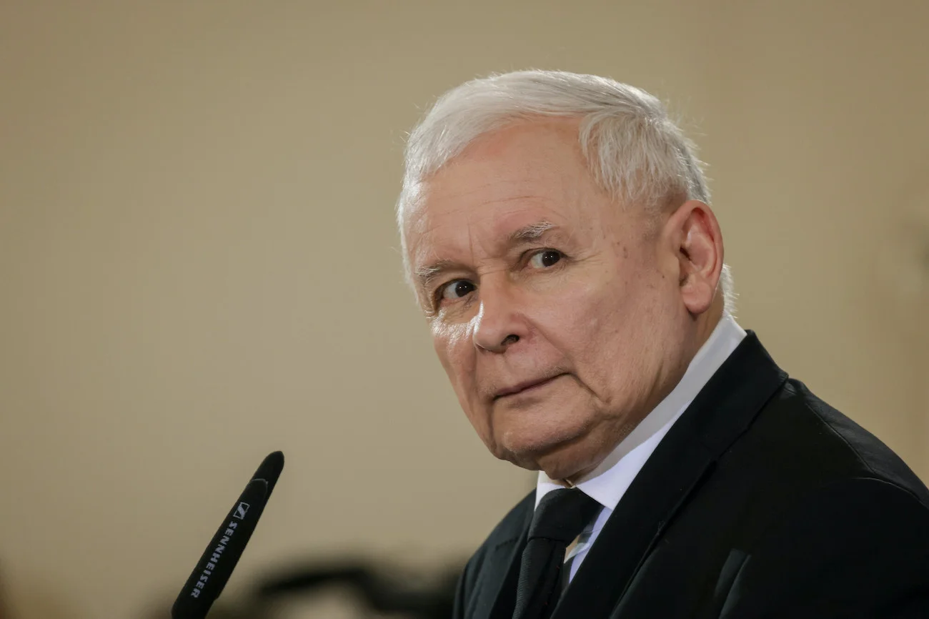 Jarosław Kaczyński tym razem nie mówił o "totalnej opozycji", tylko o "totalnych mediach".