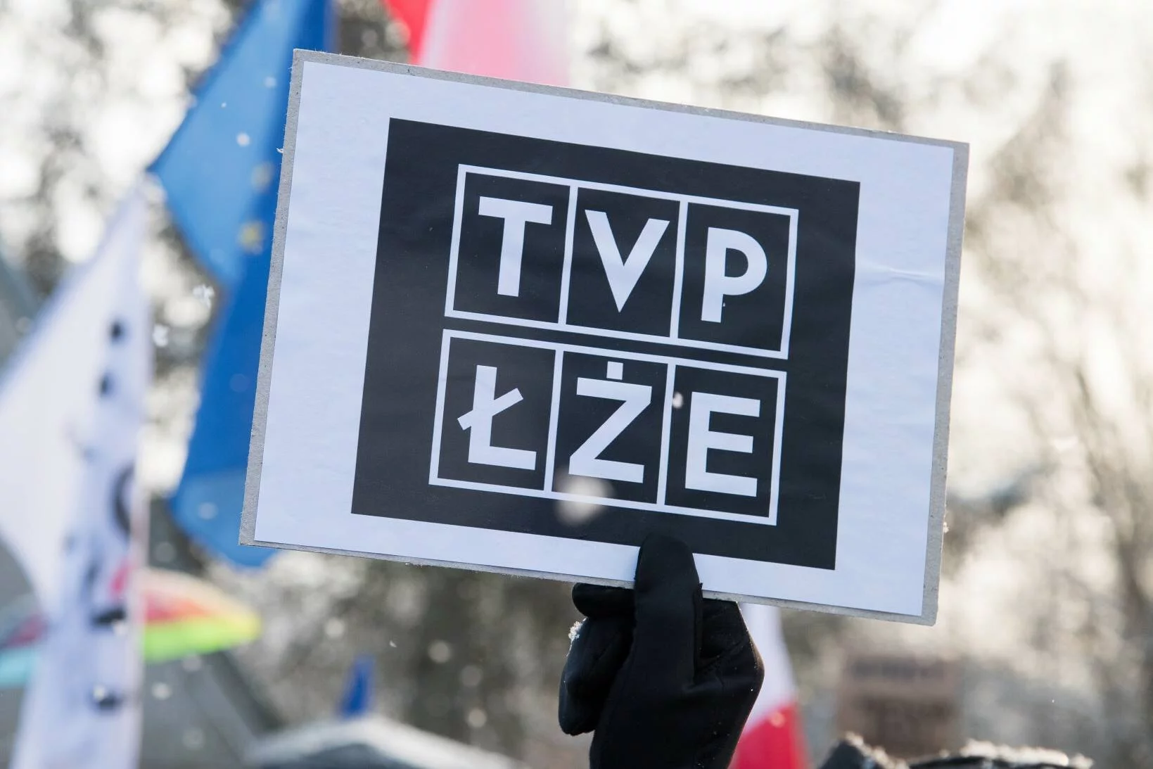 Wiesław Gałązka nie ma wątpliwości, że po zmianie władzy powinno dojść w TVP do "depisyzacji kadr pseudodziennikarskich". Wiesław Gałązka nie ma wątpliwości, że po zmianie władzy powinno dojść w TVP do "depisyzacji kadr pseudodziennikarskich".