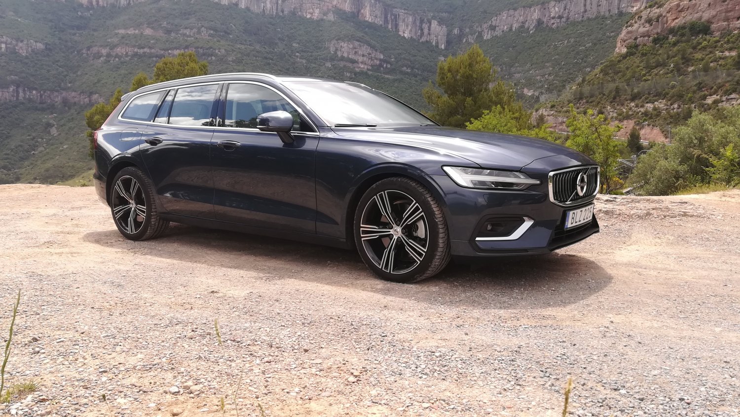 Nowe Volvo V60 zyskało nową, spójną z resztą nowych modeli marki stylizację.