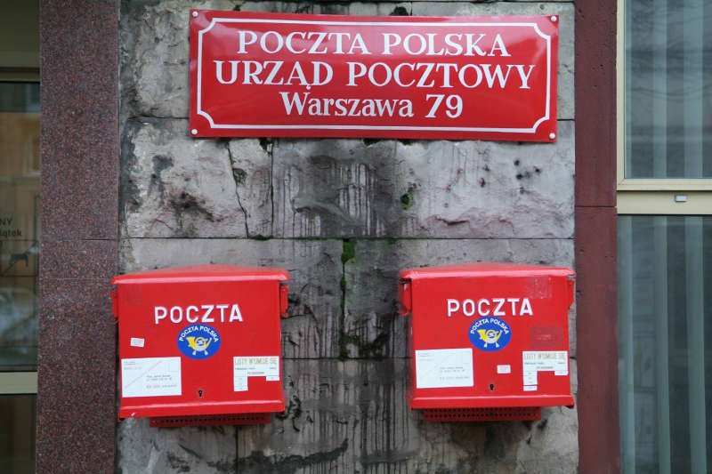 Poczta Polska idzie na wojnę z konkurencją i zapowiada kolejne pozwy do sądów. Ale za przegraną w przetargu nikt z PP nie zostanie zwolniony