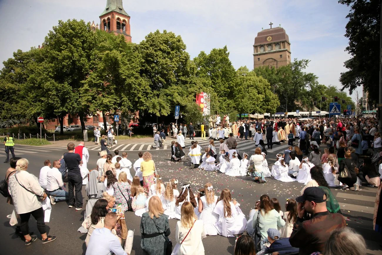 Ostatnie takie Boże Ciało? Na horyzoncie szykuje się kolejna zmiana. Będzie kolejny dzień wolny od pracy? To może być ostatnie takie Boże Ciało.
