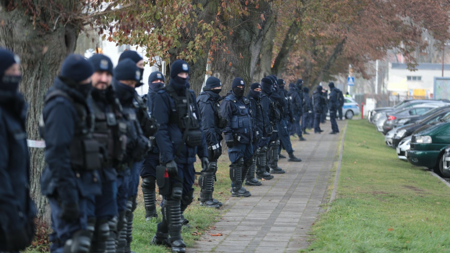 Wadim Tyszkewicz twierdzi w rozmowie z naTemat, że takich tłumów policji nie widział, odkąd mieszka w mieście, czyli od 55 lat.