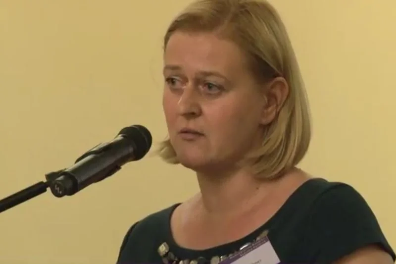 Okazuje się, że nie tylko wymiana wiceprezesów Sądu Okręgowego w Warszawie jest kontrowersyjna. Zagadkowa jest też znajomość nowej prezes Sądu z wiceministrem sprawiedliwości.