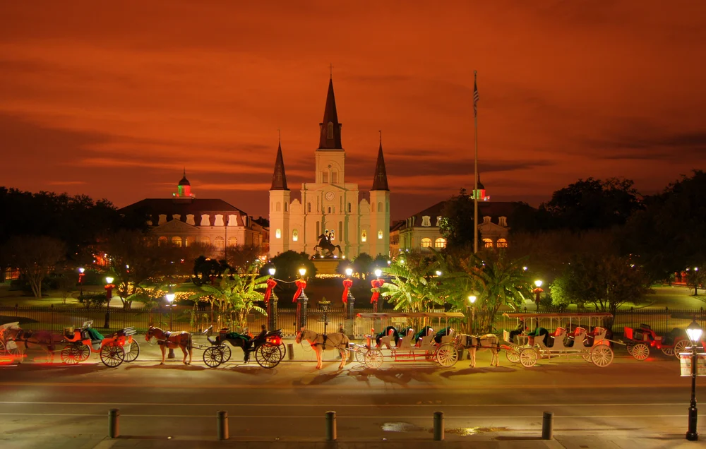 [url=http://shutr.bz/1iZJjMD] Jackson Square nocą [/url]