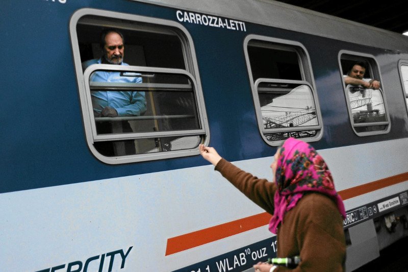 Antoni Macierewicz na obchody 70. rocznicy mordu katyńskiego pojechał pociągiem.