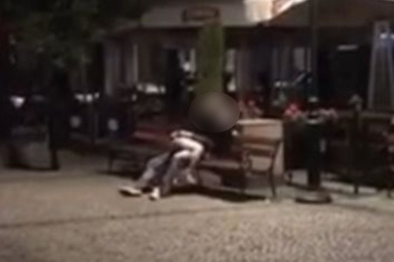 Para uprawiała seks na rynku w Kościerzynie.