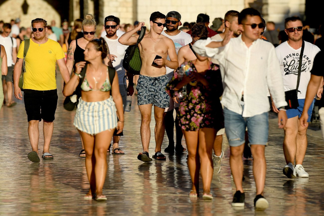 zakaz noszenia strojów kąpielowych Zadar Dubrownik